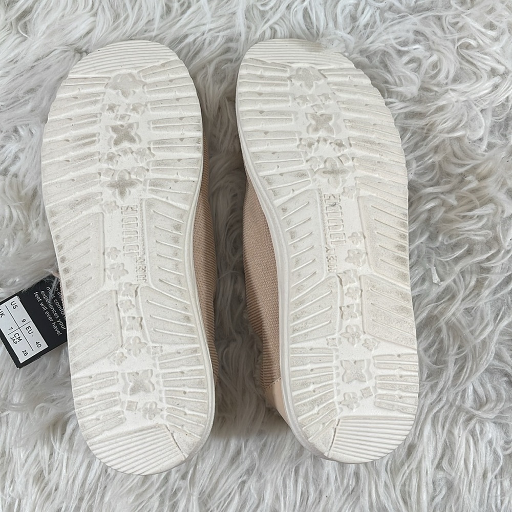 HEY DUDE Women's Wendy Corduroy Cream Loafer Slip On Lightweight Size 9 NEW - Picture 11 of 16